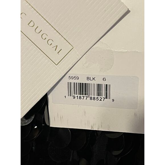 Mac Duggal NWT Size 6 5959 Black Jewel Neckline Sleveless Paillettes Maxi Gown - Picture 5 of 10